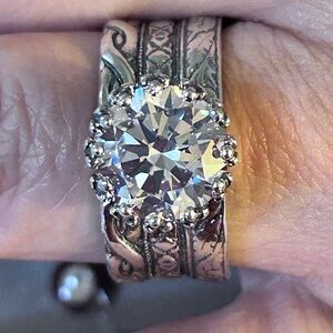 Silpada Sterling Silver Floral Halo Solitaire Ring in size 8 new.